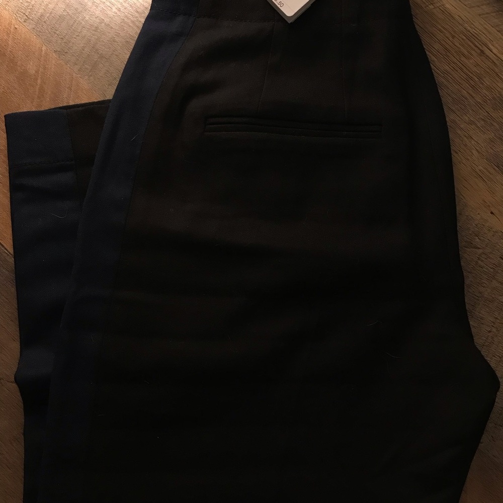 Club Monaco - Ryanne Slim Leg Dress Pants.  Size 00P